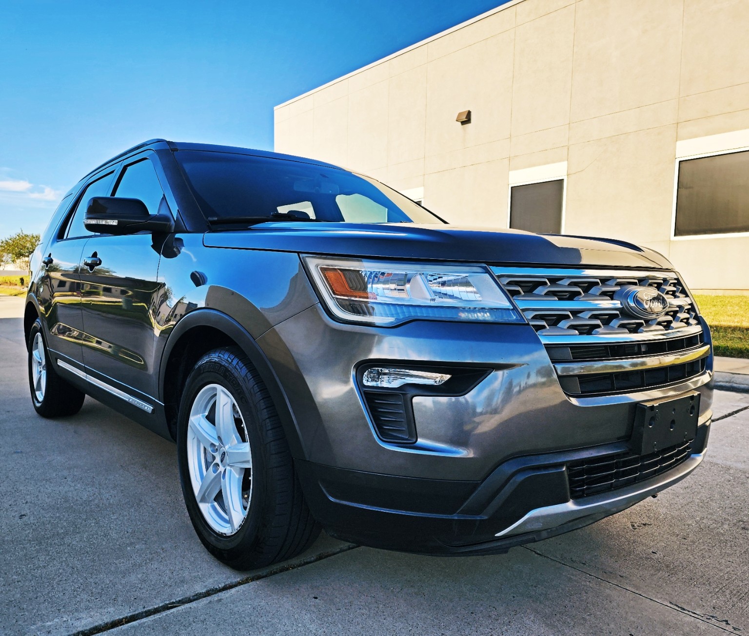Ford Explorer 2018 gris